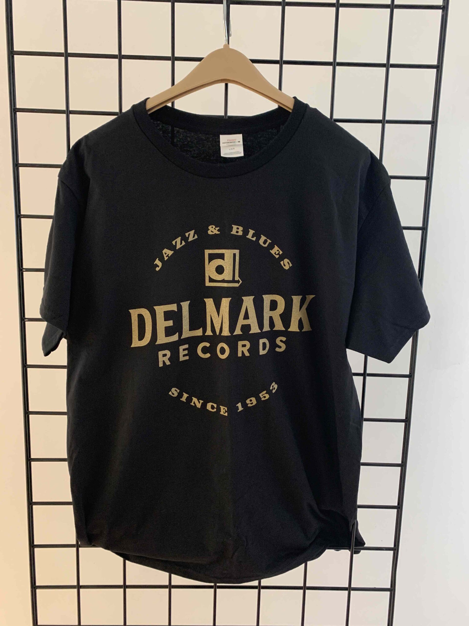 Delmark Classic Logo T-Shirt – MEN'S & WOMEN'S – DELMARK RECORDS